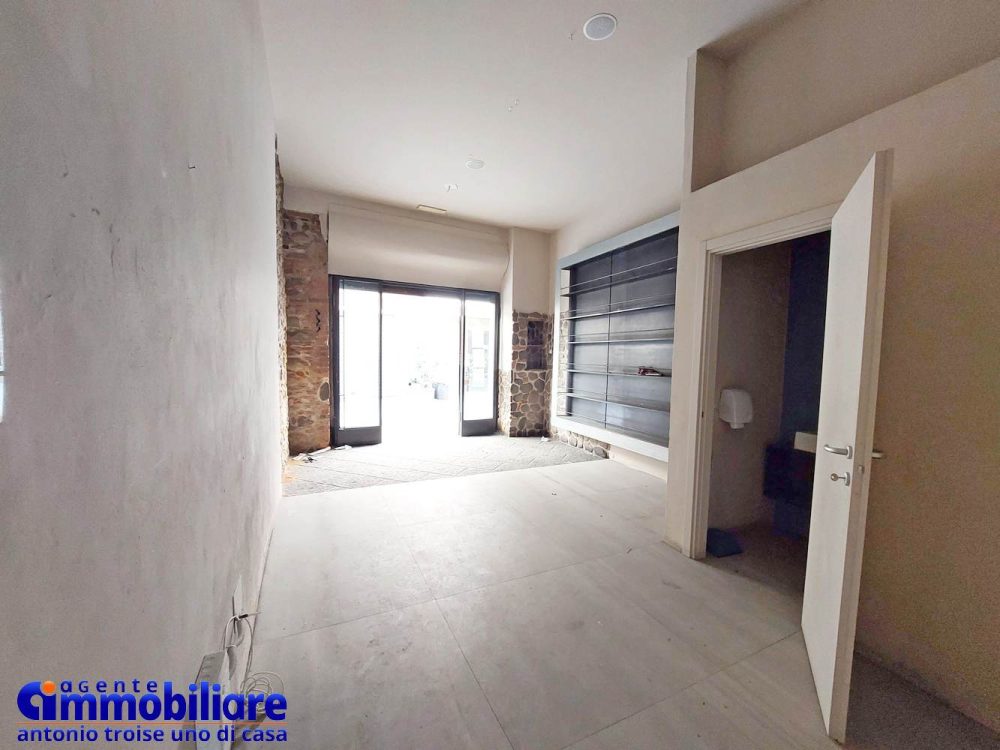 PISTOIA VENDESI NEGOZIO SALA 4