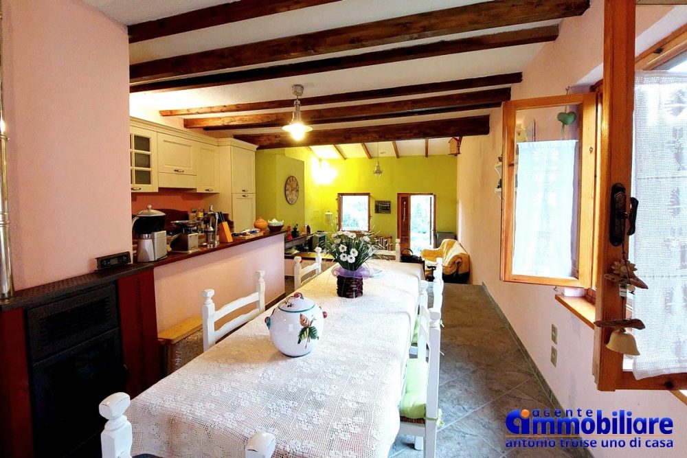 marliana momigno vendesi villatta con giardino 5