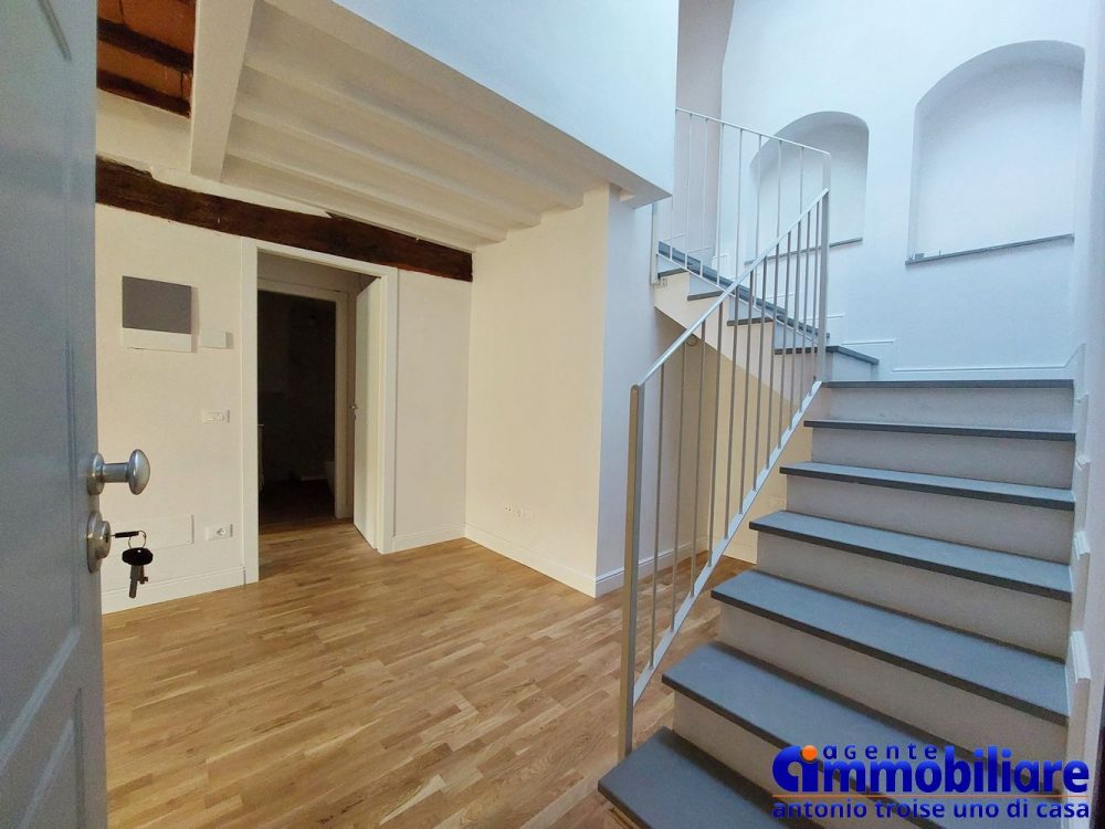 pistoia centro storico vendesi appartamento 13