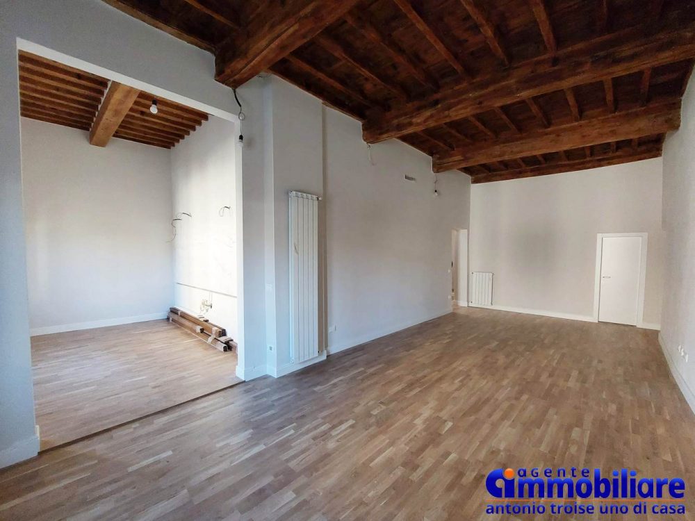 pistoia centro storico vendesi appartamento 16