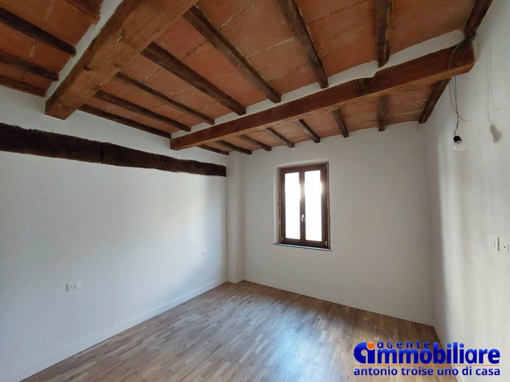 pistoia centro storico vendesi appartamento 3