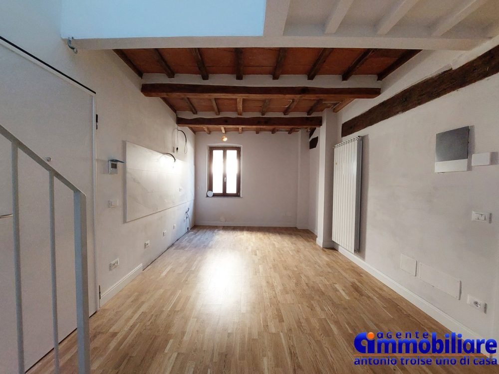 pistoia centro storico vendesi appartamento 7