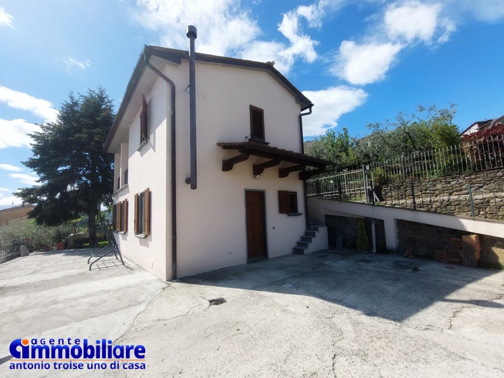 pistoia lupicciano vendesi casa panoramica 18