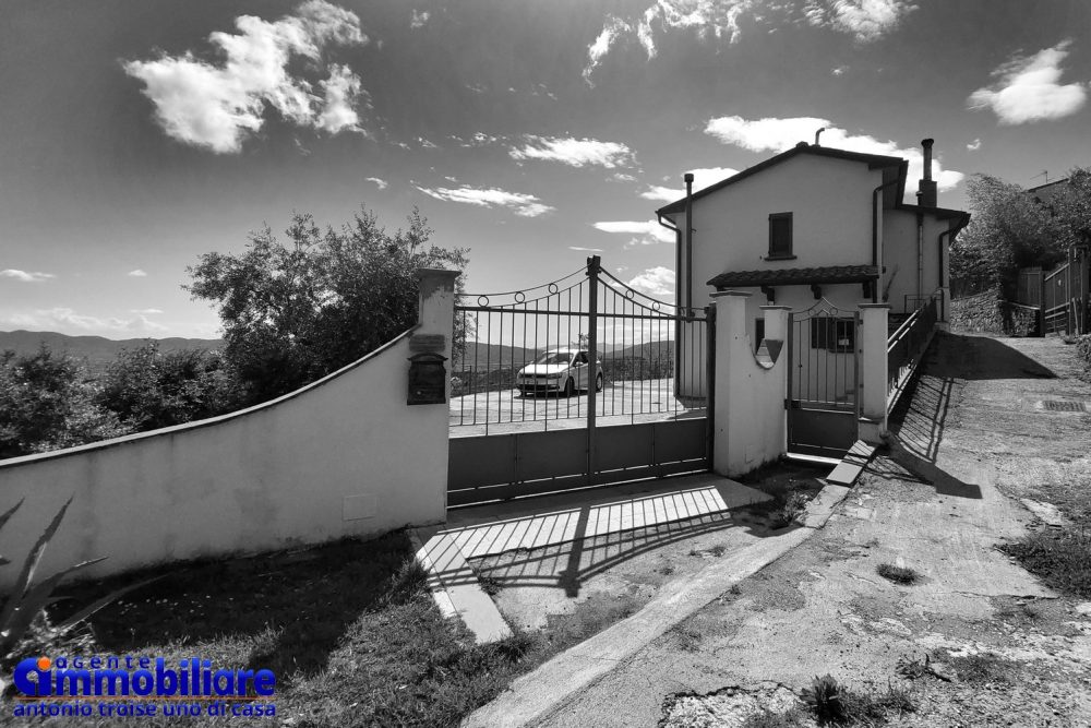pistoia lupicciano vendesi casa panoramica 21