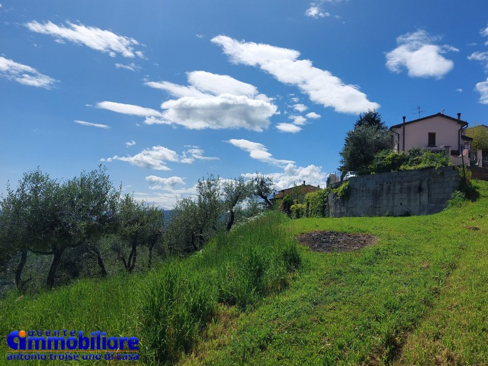 pistoia lupicciano vendesi casa panoramica 24