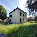 pistoia vendesi casa colonica con terreno 5