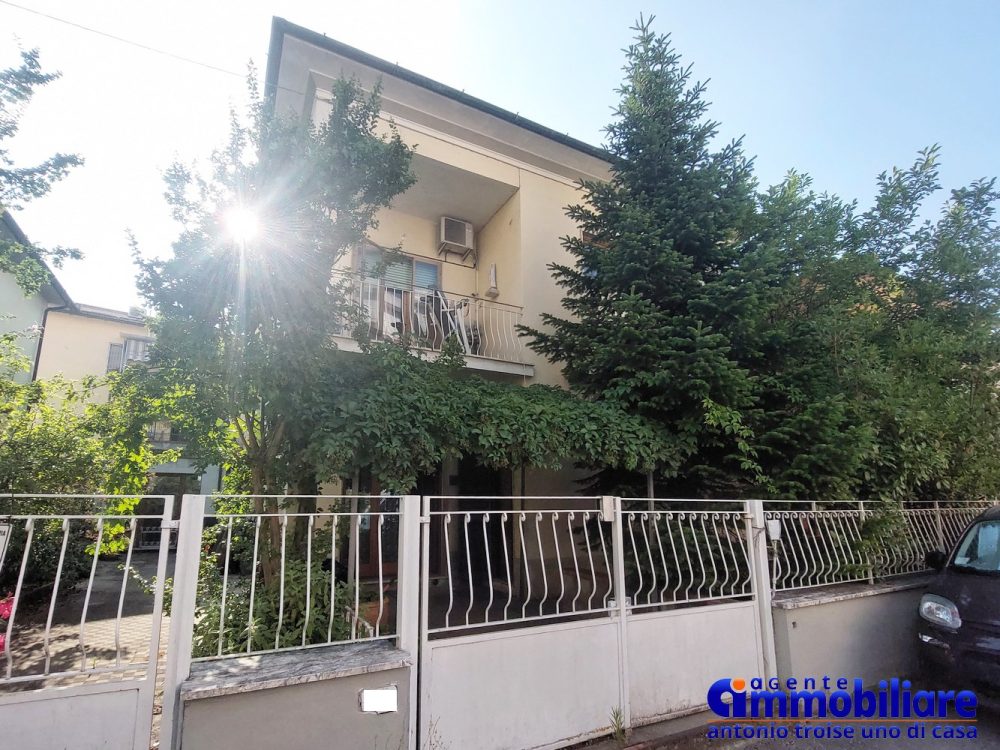 pistoia-vendita-casa-bifamiliare-2-appartamenti 40