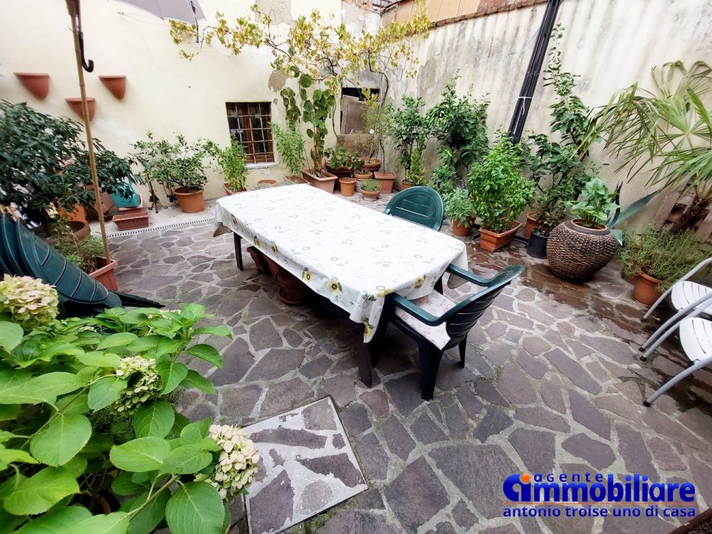 pistoia-vendesi-casa-bifamiliare-2-appartamenti-giardino 18