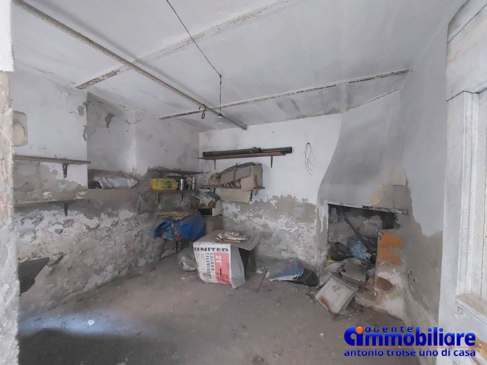 pistoia-vendesi-casa-indipendente-terratetto-corte-terrazza