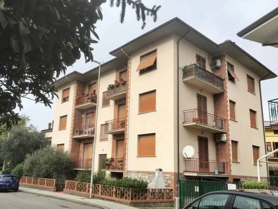 montecatini-terme-vendita-intera-palazzina-6-appartamenti-garage-canitna-2