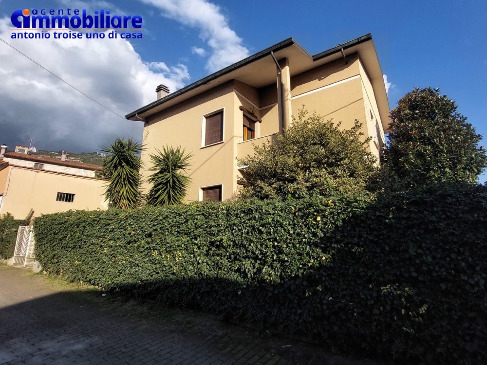 pistoia-monsummano-terme-vendesi-casa-bifamiliare-villa-appartamenti-giardino-garage 11