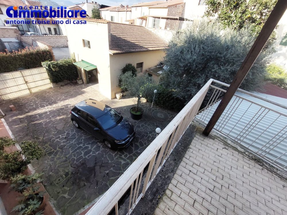 pistoia-monsummano-terme-vendesi-casa-bifamiliare-villa-appartamenti-giardino-garage 28