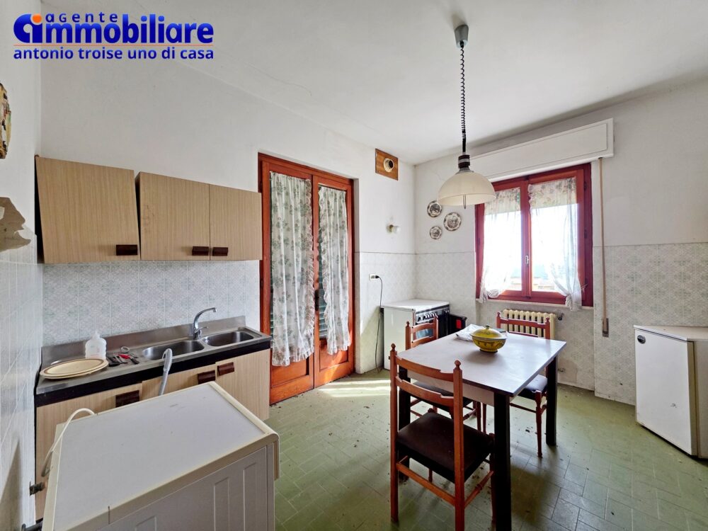 pistoia-cireglio-vendesi-villa-bifamiliare-terreno-appartamenti 20