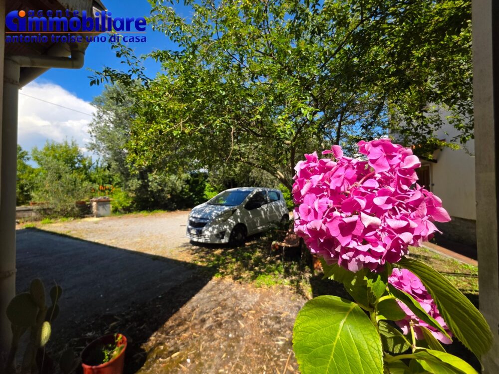 pistoia-vendesi-bifamiliare-garage-giardino 10