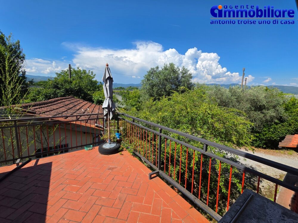 pistoia-vendesi-bifamiliare-garage-giardino 15
