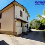 pistoia-vendesi-bifamiliare-garage-giardino