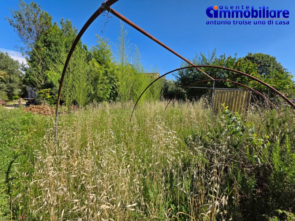 pistoia-vendesi-bifamiliare-garage-giardino 43
